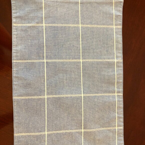 Tablecloth + napkins + placemats  106"x56" - Picture 6 of 9